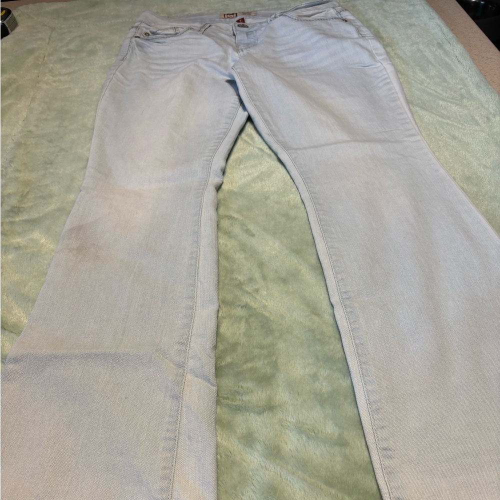 So soft light weight & light colored juniors jeans